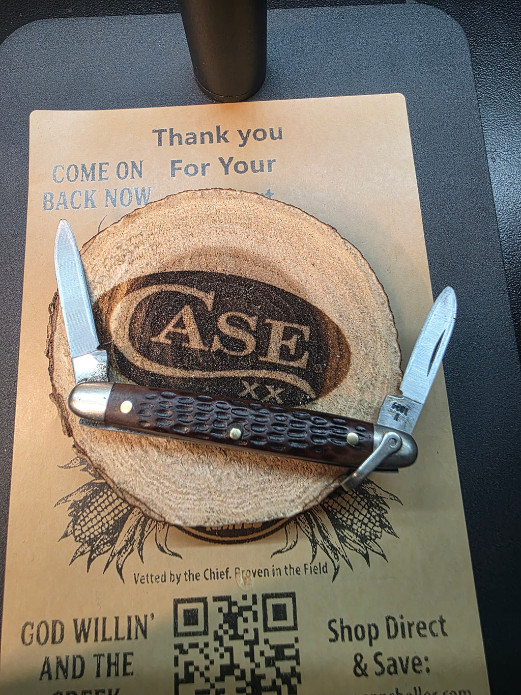 Case XX 1999 Jigged Brown Bone 6201 R Pocket Knife with Bail
