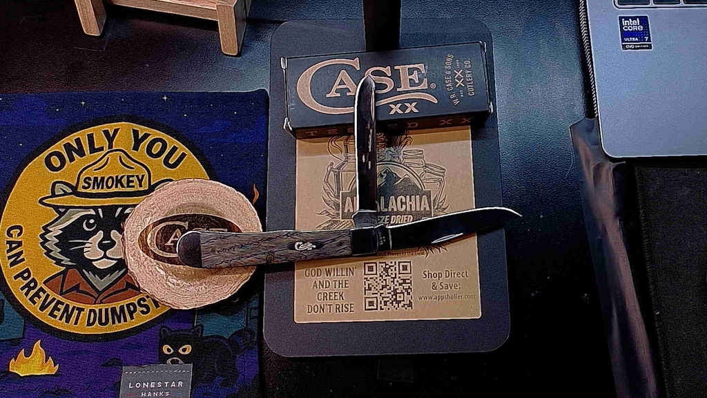 Case Smooth Black Curly Oak Trapper - Traditional Pocket Folder