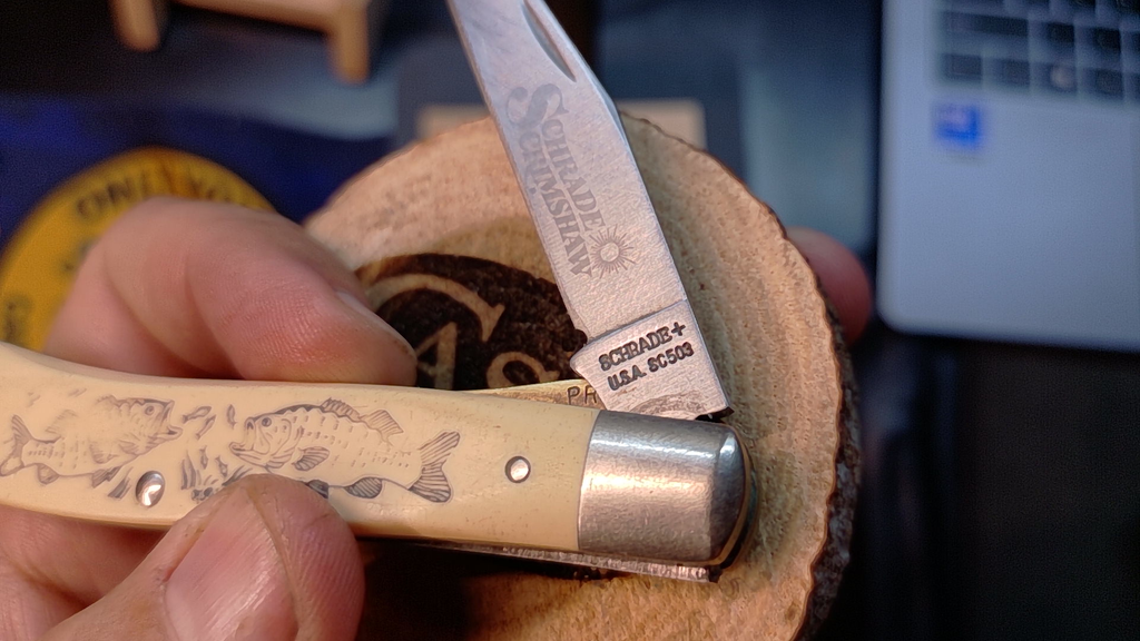 Vintage Schrade + USA Scrimshaw SC503 Bass Fishing Trapper