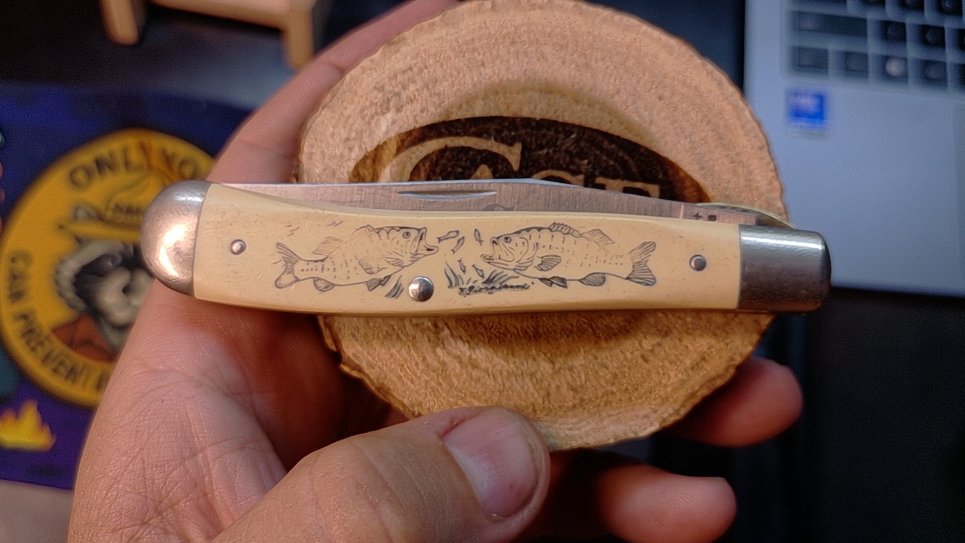 Vintage Schrade + USA Scrimshaw SC503 Bass Fishing Trapper