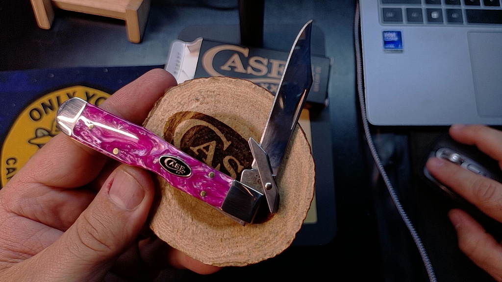 Case XX Pink Crackle Kirinite Smooth Cheetah Cub